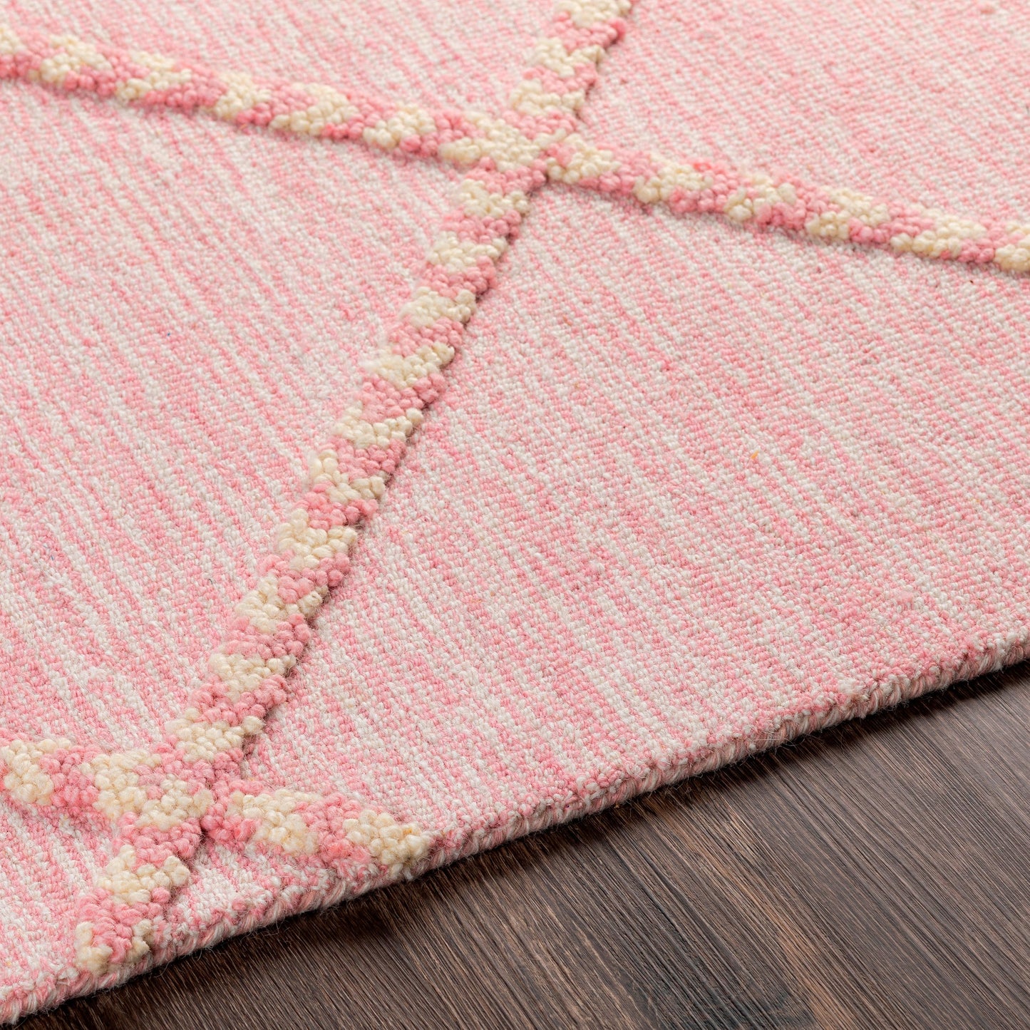006 SI-1893889 | Closeup | Zanafi Tassels Rug - 24568 by Surya. Made from 100% wool in a unique style.