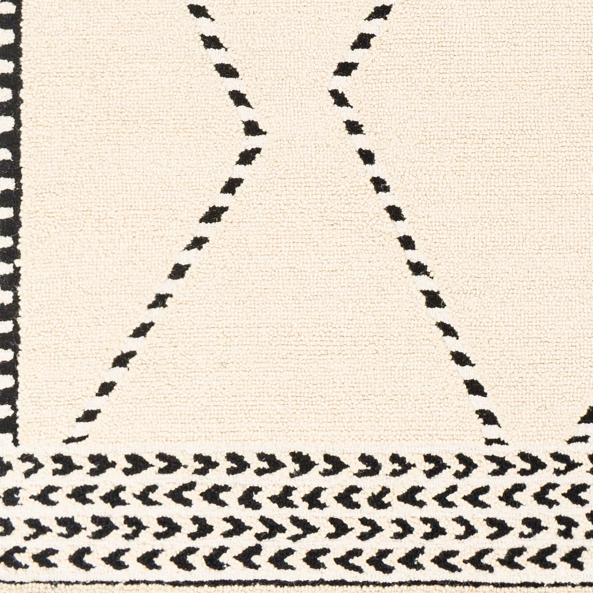 Zanafi Tassels Rug - 29495 by Surya in black, cream. Made from 100% wool in a unique style.